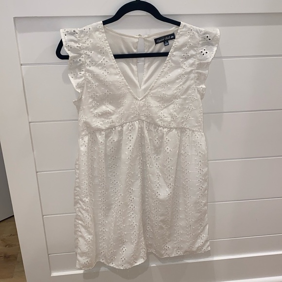 White Eyelet Lined Ruffle Sleeve Dress Crystal Doll Small - Picture 3 of 6